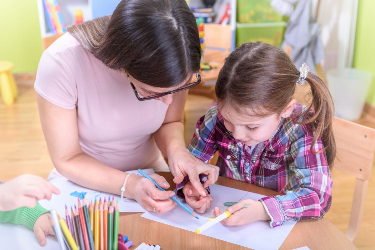 Etudiant Stage Enfant